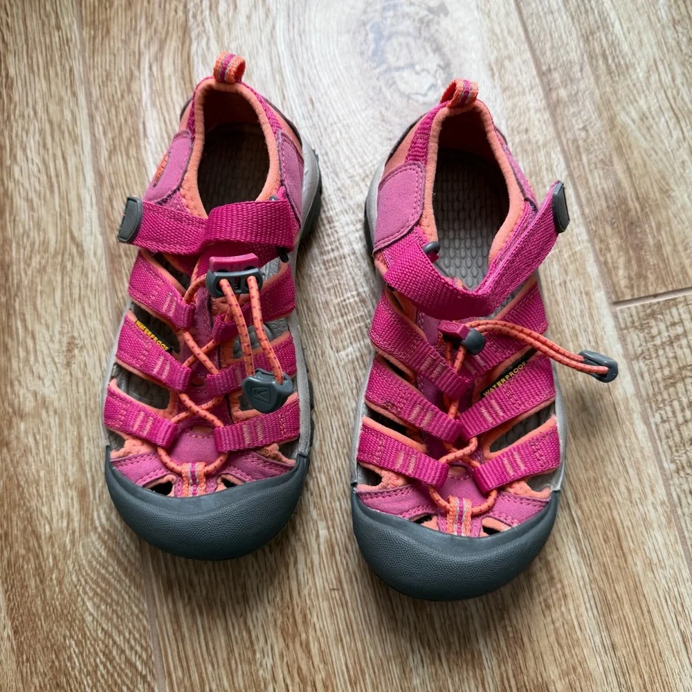 Kids Pink Outdoor Sandals with Grey Toe - Brand Unknown